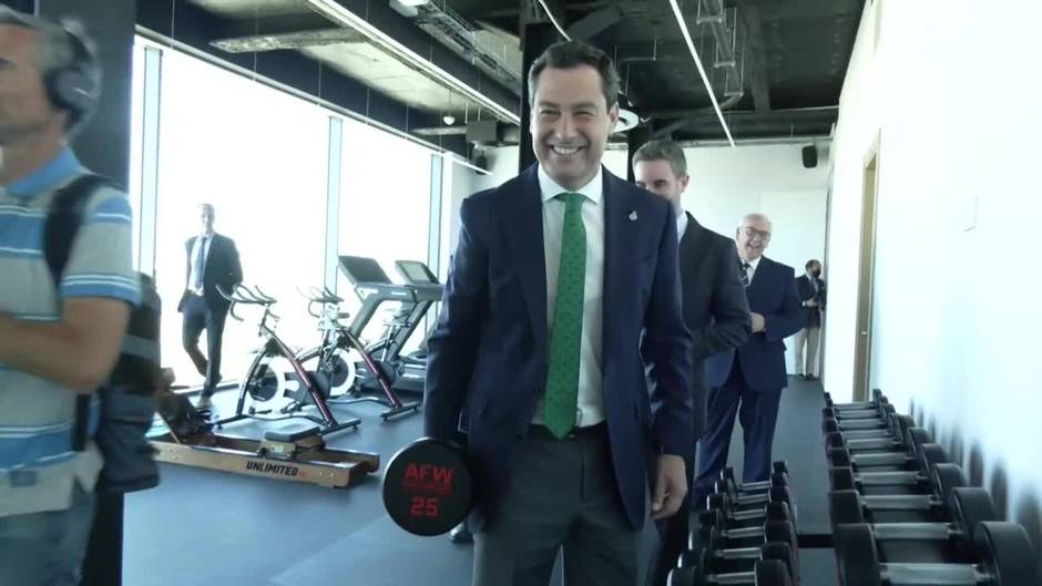 Moreno llama a invertir en Jaén y espera que a la "gran noticia" de Cepsa le sigan más empresas