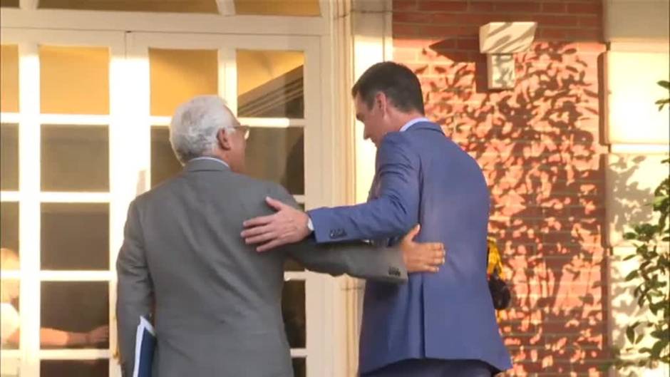 Sánchez recibe al presidente de Portugal en Moncloa