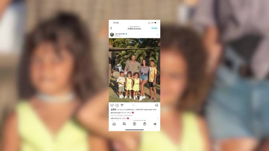 Posado oficial de verano de la familia de Cristiano y Georgina