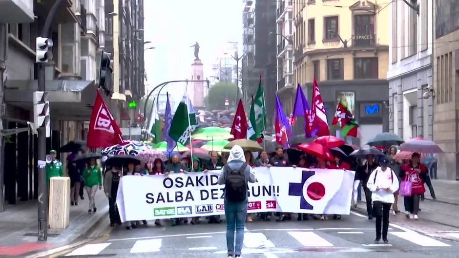 Miles de personas defienden en Bilbao la atención primaria y denuncian su "desmantelamiento"