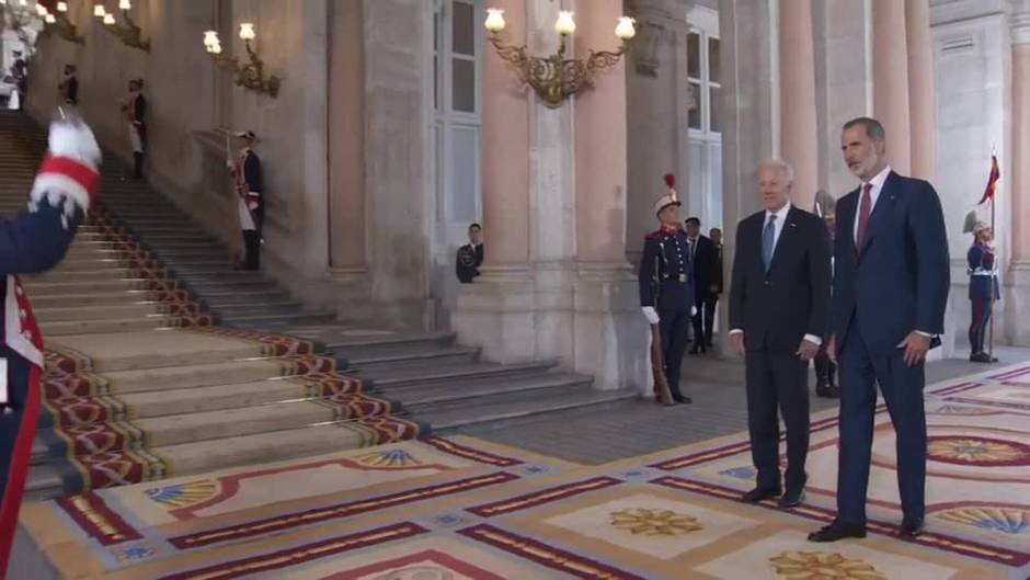 Felipe VI recibe a Biden en el Palacio Real