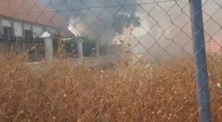 Incendio descontrolado entre Mairena del Aljarafe y Palomares