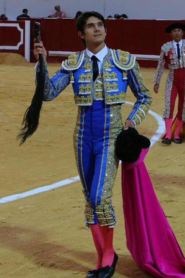 La temporada fantástica de Sebastián Castella, con cumbre en Madrid, foto a foto