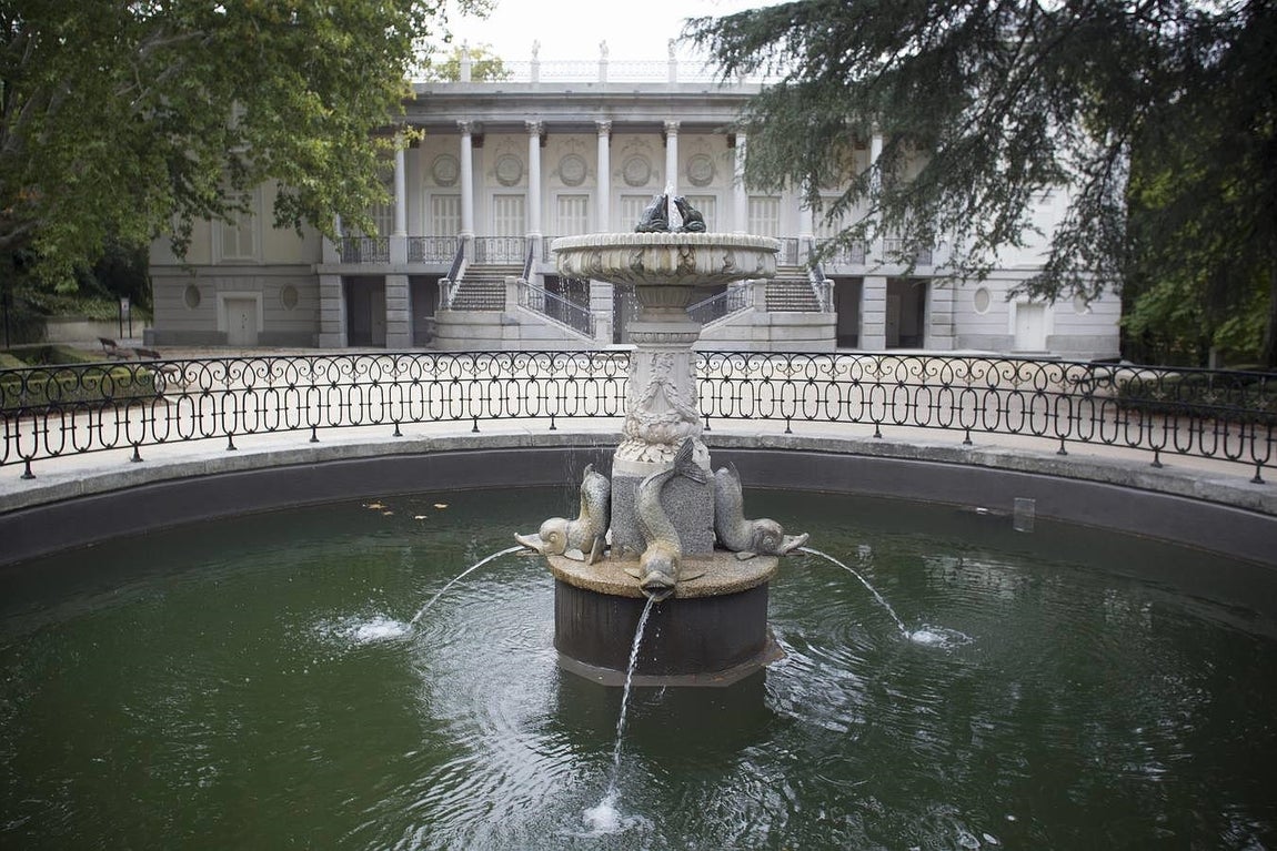 14. La Fuente de las ranas, paso previo a la entrada del Palacio de Osuna