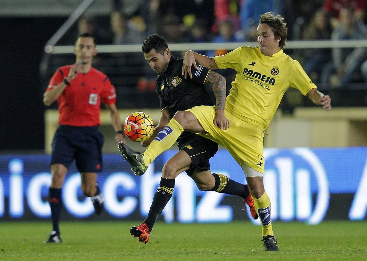 El Sevilla pierde ante el Villarreal por 2-1