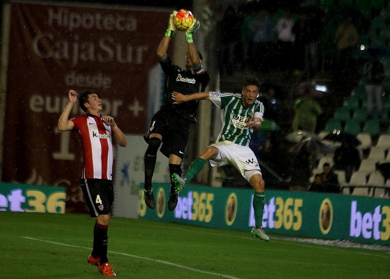 El Betis pierde ante el Athletic de Bilbao por 1-3