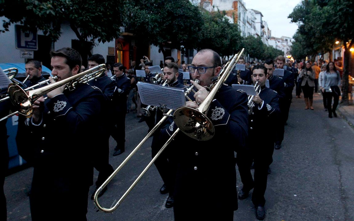 Procesión de la Virgen del Amparo en la Iglesia de San Francisco