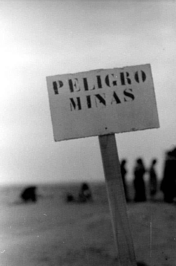 40 años de la Marcha Verde, en imágenes. Campos de minas como separación entre el Sáhara Español y el resto del Sáhara