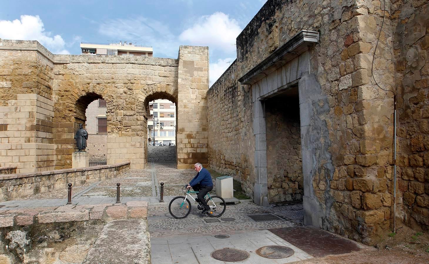 En imágenes, las puertas y pasajes de la Muralla