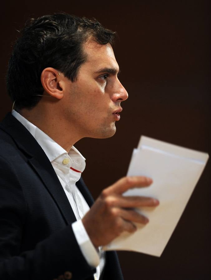 En cuanto a la Fiscalía General del Estado, Rivera ha anunciado que «se exigirá que al menos reúna veinte años de ejercicio en la carrera fiscal y no haya tenido vinculación con ningún partido político ni ostentado cargo político o administrativo de carácter público». 