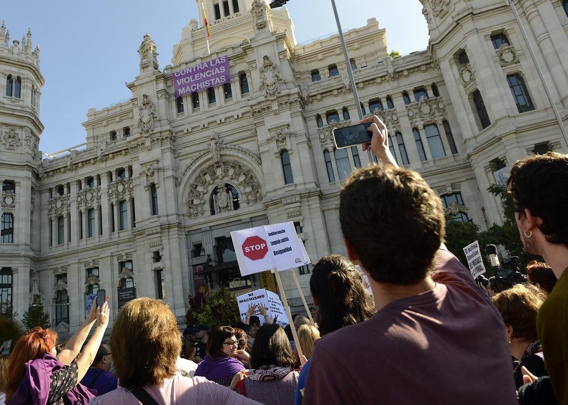 «No nos morimos, nos matan», performances en la protesta contra la violencia machista