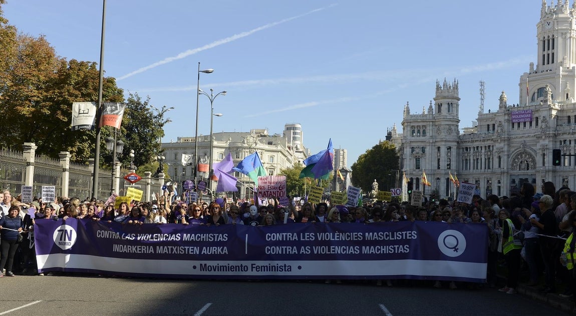 «No nos morimos, nos matan», performances en la protesta contra la violencia machista