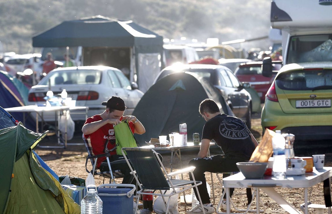 Miles de aficionados han acudido al circuito Ricardo Tormo de Cheste