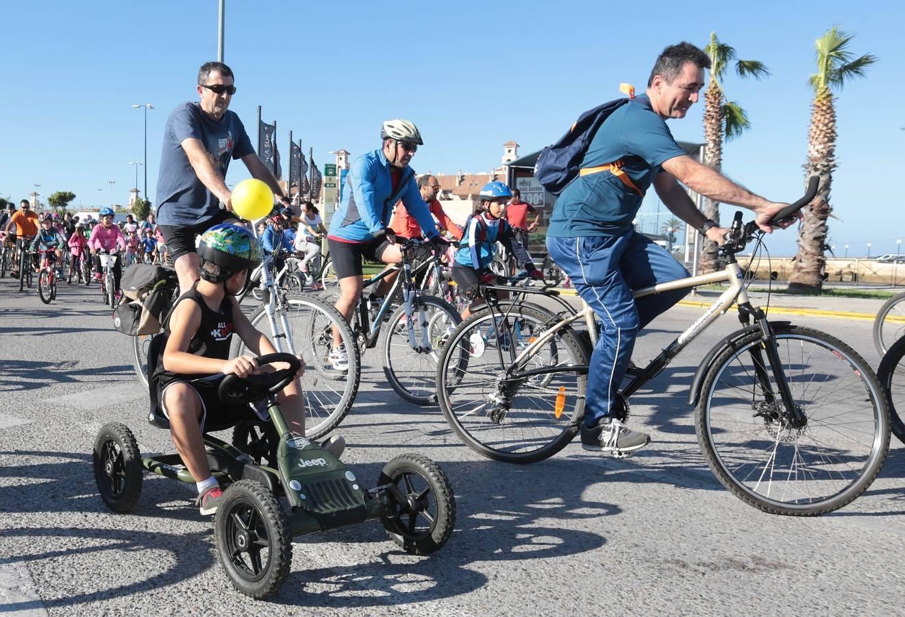 Bahía Sur celebra el Día de la Bicicleta. Si participaste... ¡búscate entre las imágenes!