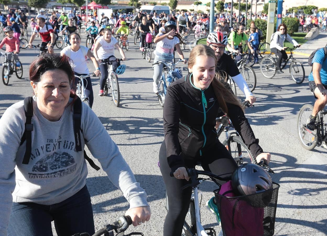 Bahía Sur celebra el Día de la Bicicleta. Si participaste... ¡búscate entre las imágenes!