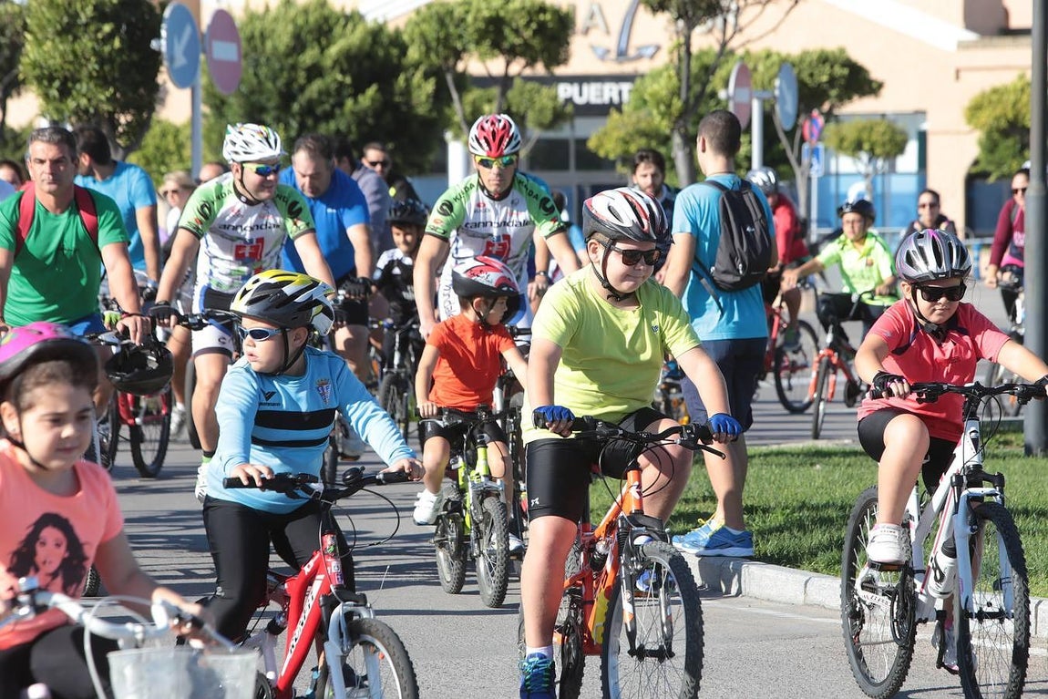 Bahía Sur celebra el Día de la Bicicleta. Si participaste... ¡búscate entre las imágenes!