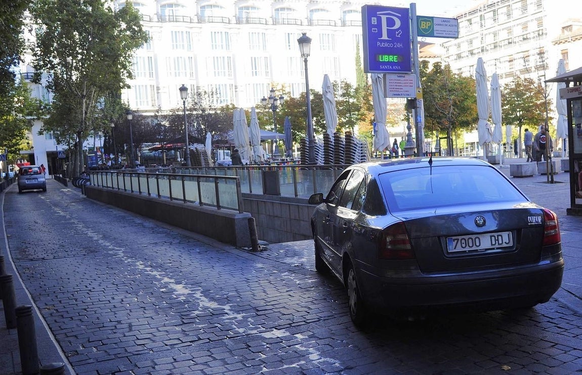 14. El concejal de Salud, Seguridad y Emergencias del Ayuntamiento de Madrid, Javier Barbero, ha dicho hoy que el objetivo de las restricciones al tráfico por la contaminación en la capital es sanitario y no recaudatorio