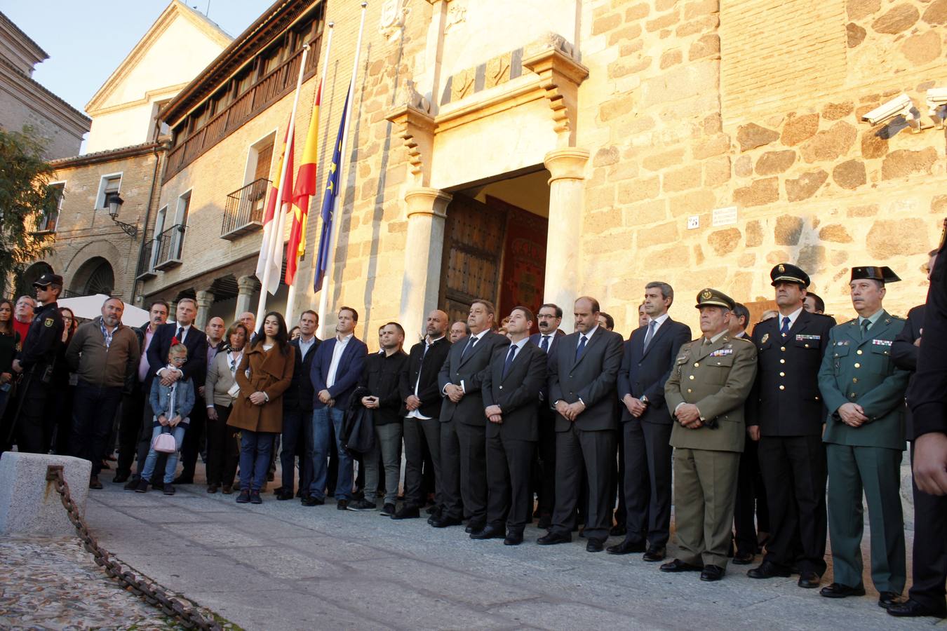 Concentración contra los atentados de París en el Palacio de Fuensalida