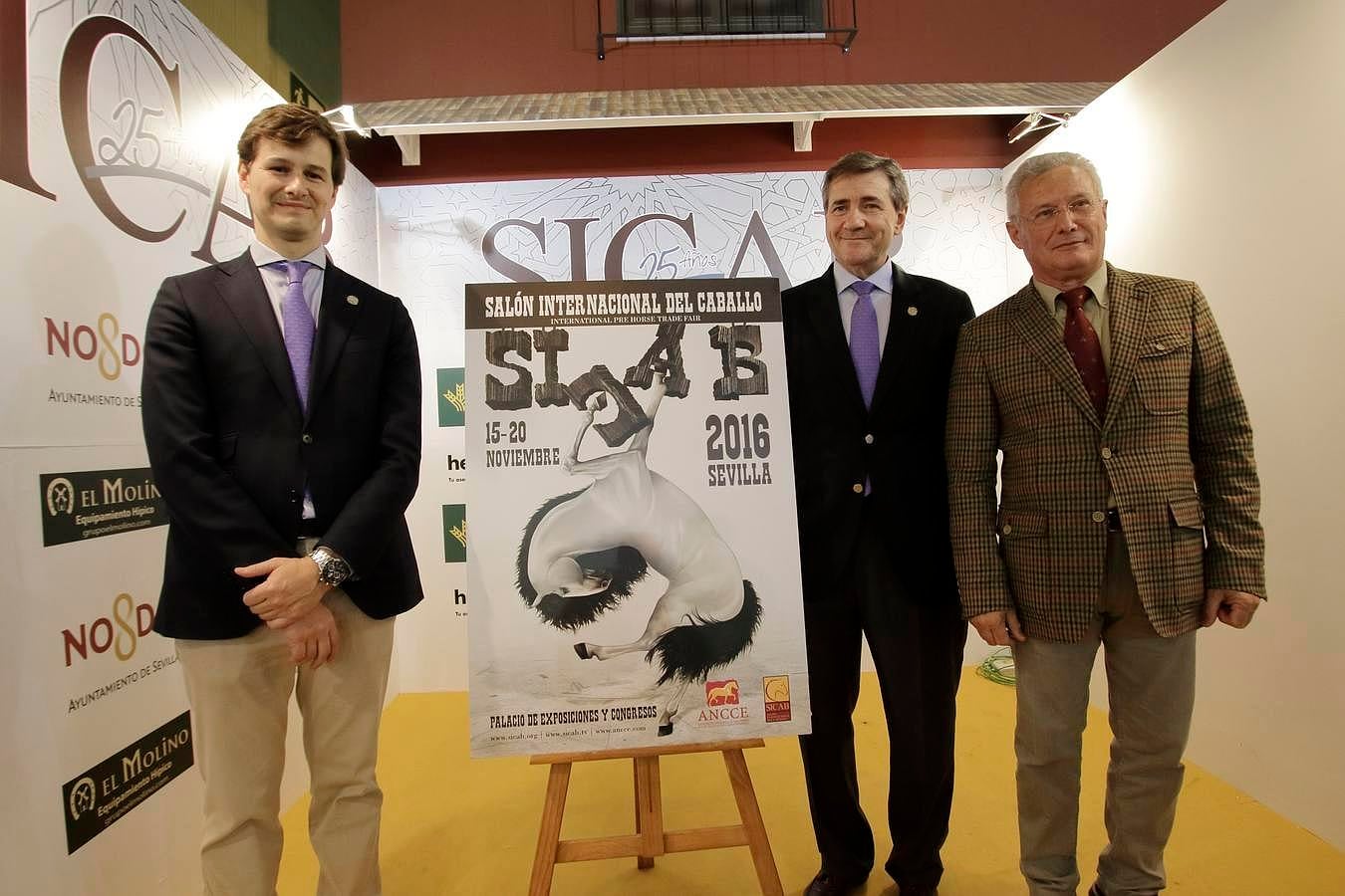 Presentación de Sicab 2016, stand Ancce de Fibes. Pedro Vallejo, Juan Tirado, Feliciano Reyes