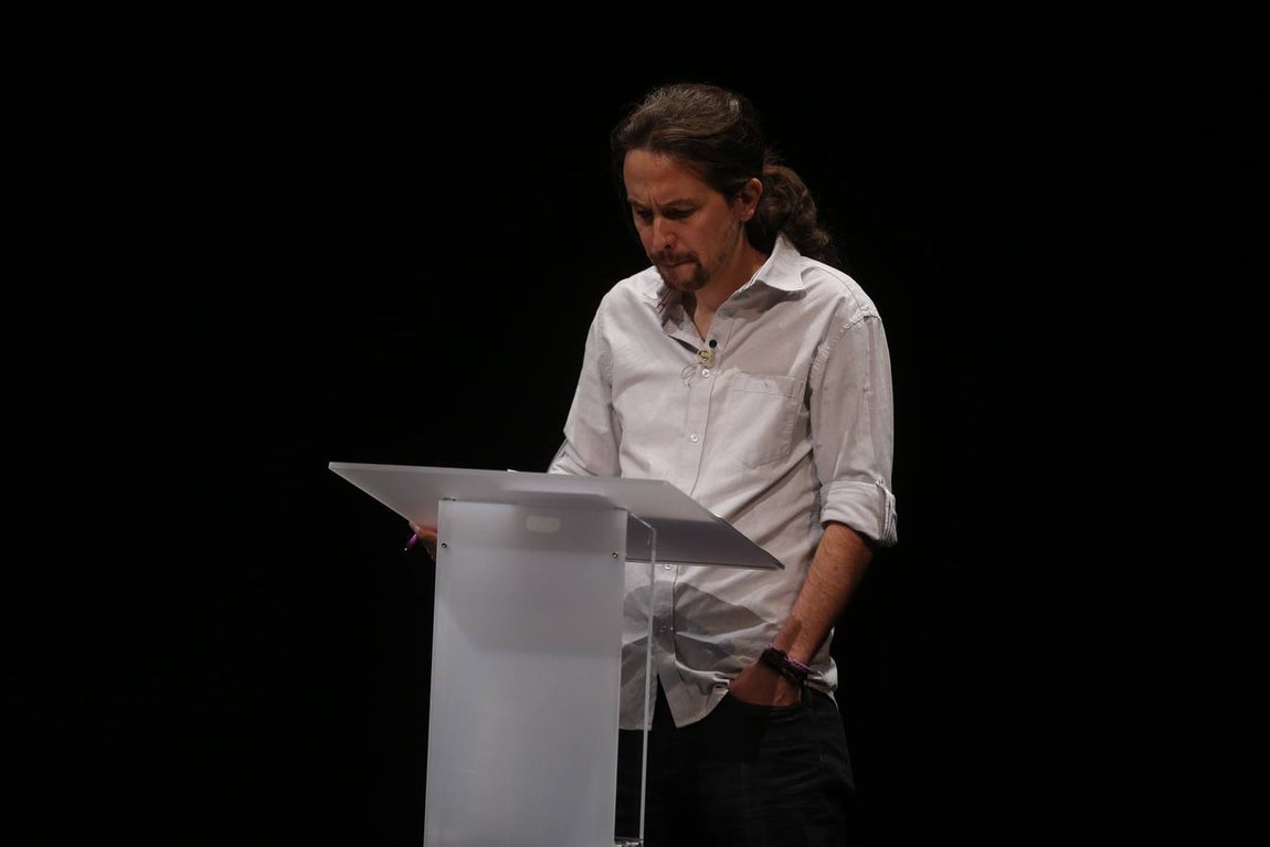 En el primer intercambio directo tras sendos monólogos, Iglesias reprochó a Rivera haber propuesto que el presidente del Gobierno cobrara 300.000 euros. 