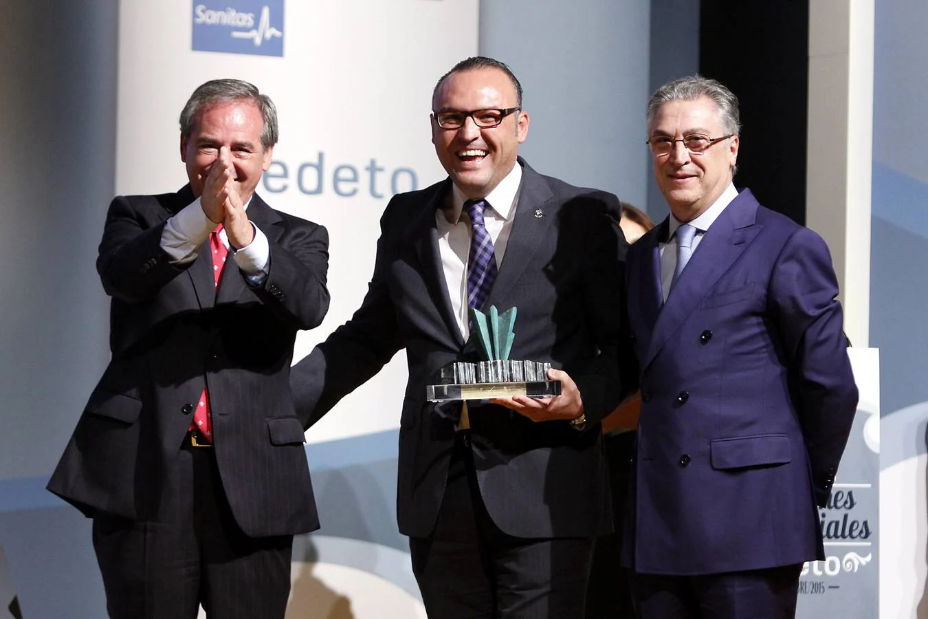 Premioa  la institución social a la Asociación Síndrome de Down-Toledo. Recogió el premio, Lucas Gilaranz, presidente de la Asociación. 