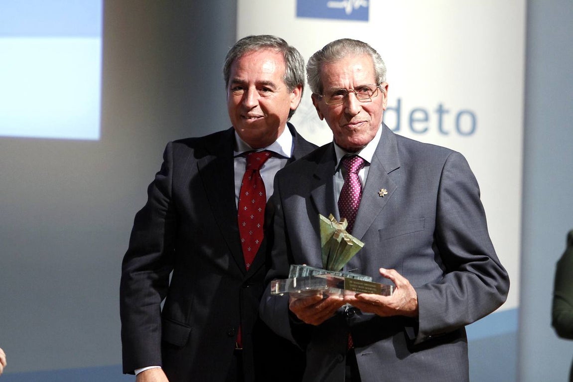 Galardón especial a Federico Martín Bahamontes. 