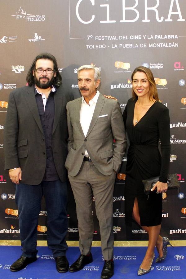 Gabriel Castaño, Imanol Arias y su novia, Irene Meritxell. 