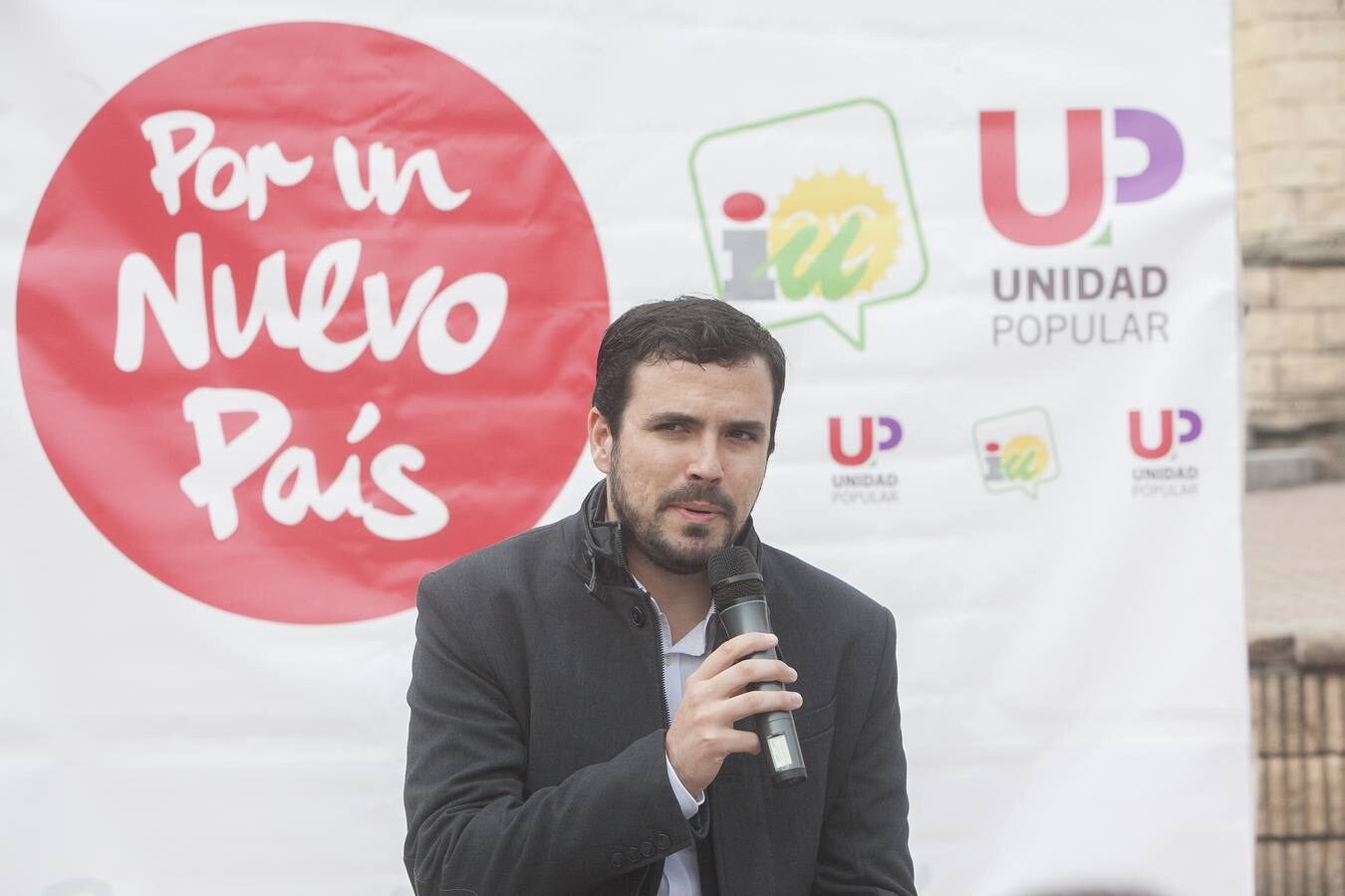 El candidato de IU-Unidad Popular en un mitin en Córdoba