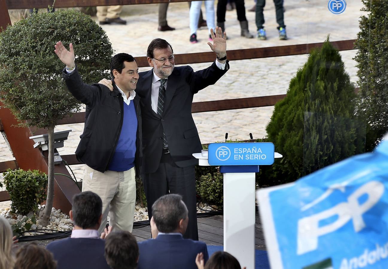 Juanma Moreno y Mariano Rajoy en Sevilla. 