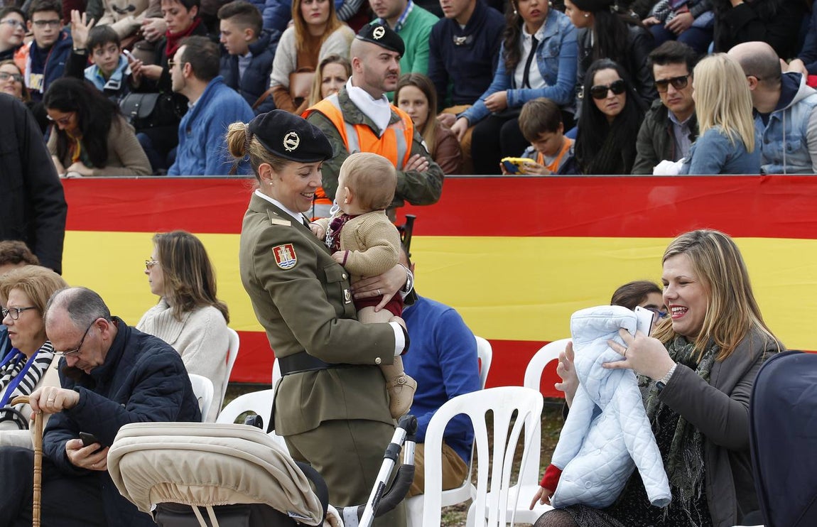 El desfile militar de la Brimz X por la Inmaculada, en imágenes