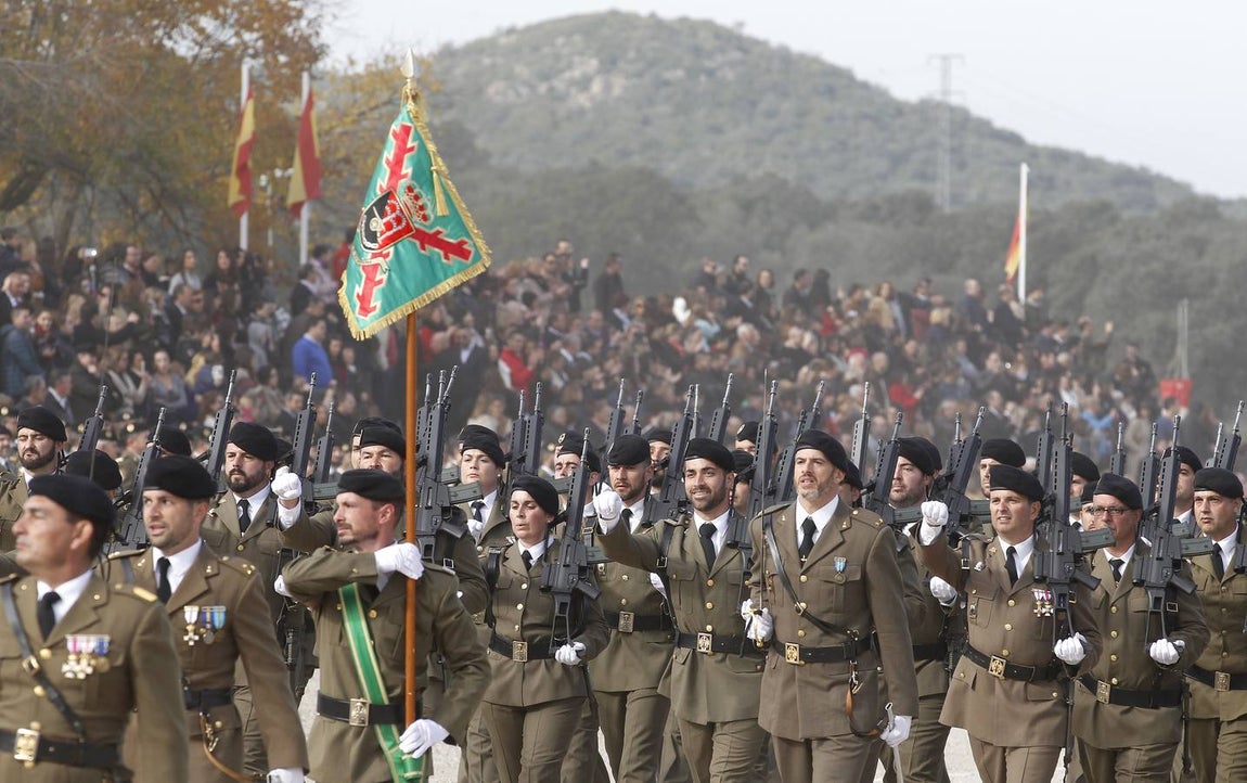El desfile militar de la Brimz X por la Inmaculada, en imágenes