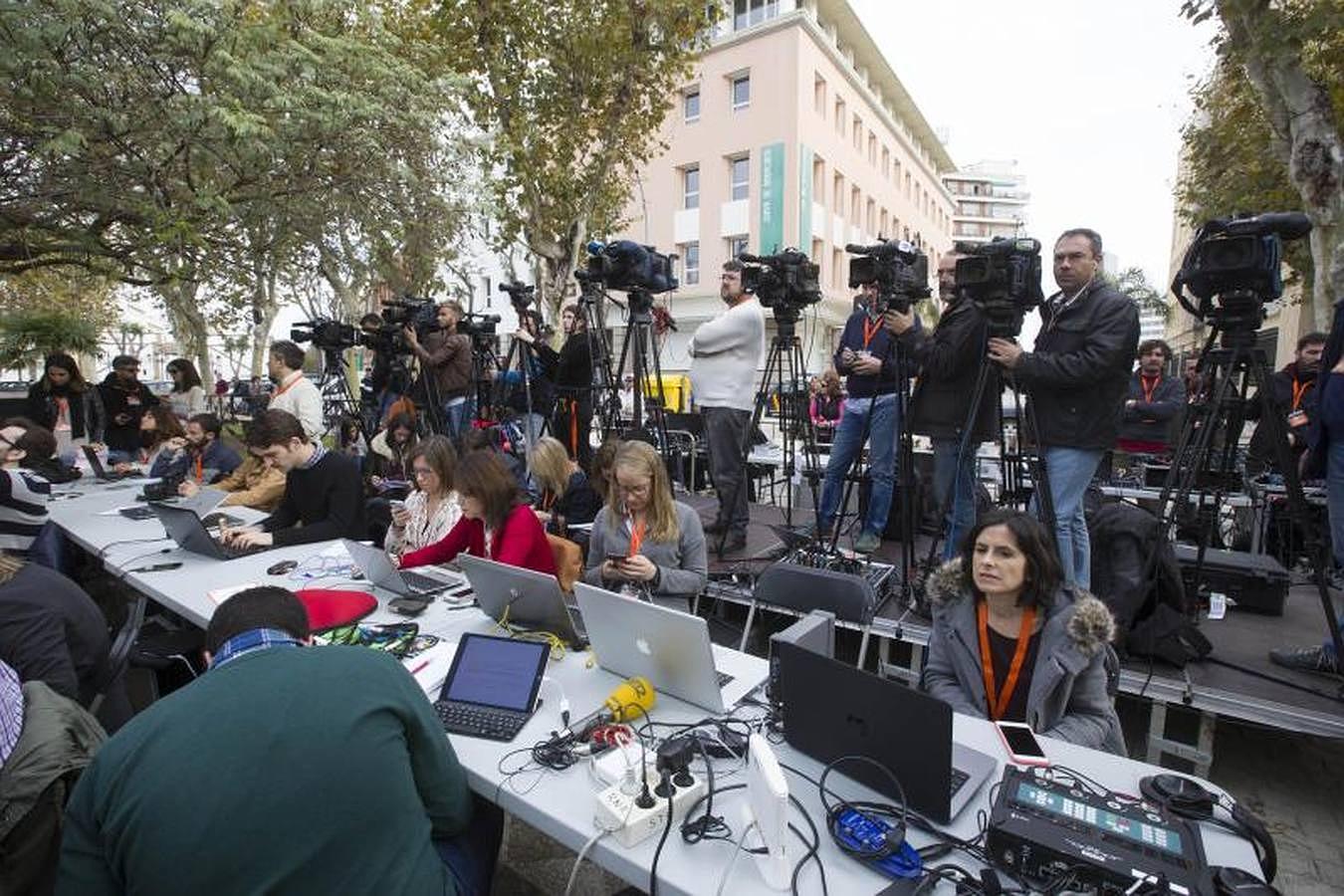 FOTOS: Rivera pasea por el centro de Cádiz antes del mitin