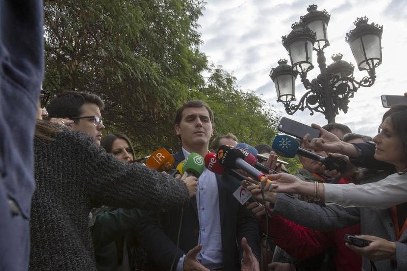 FOTOS: Rivera pasea por el centro de Cádiz antes del mitin