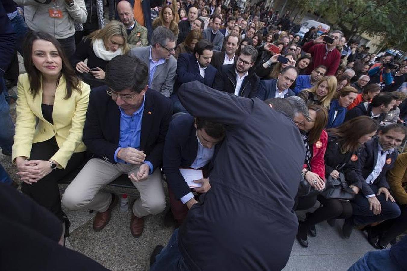 FOTOS: Rivera pasea por el centro de Cádiz antes del mitin