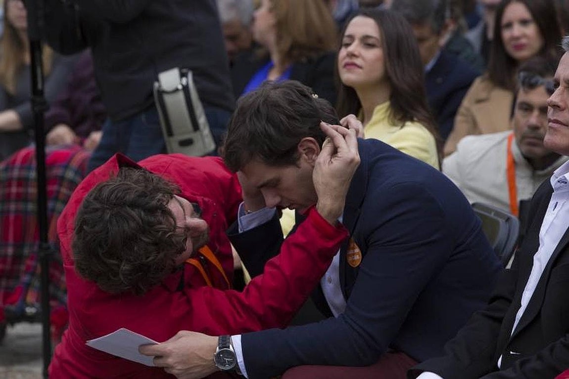 FOTOS: Rivera pasea por el centro de Cádiz antes del mitin