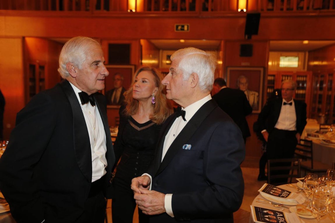 Las imágenes más relevantes de unos concurridos premios Mariano de Cavia. 