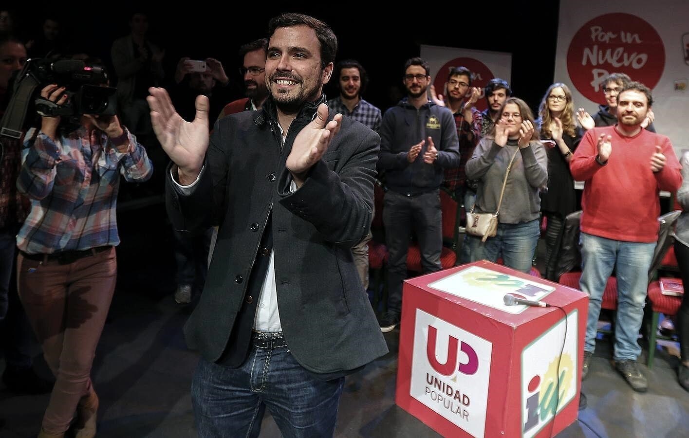 El candidato a la Presidencia por Unidad Popular, Alberto Garzón, durante su intervención hoy en un acto público en Sevilla