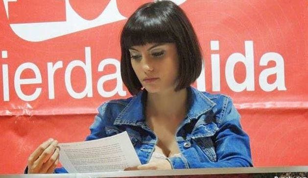 Eva Aizpurua es excoordinadora regional de Juventudes de IU en Castilla-La Mancha. Se lleva el primer puesto de los políticos más buscados. Se hizo conocida cuando se la confundió con Nicole Minetti, «chica Berlusconi»