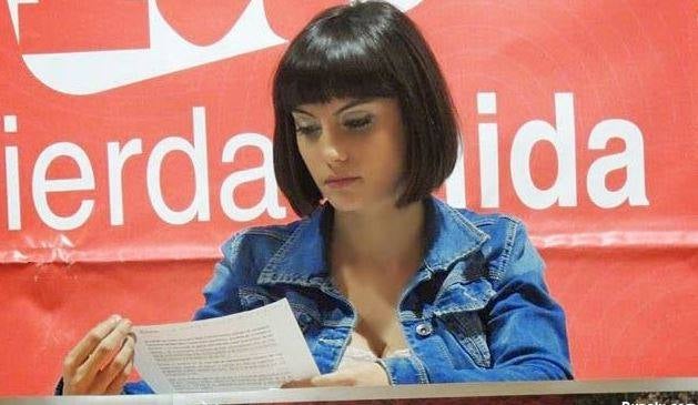 Eva Aizpurua es excoordinadora regional de Juventudes de IU en Castilla-La Mancha. Se lleva el primer puesto de los políticos más buscados. Se hizo conocida cuando se la confundió con Nicole Minetti, «chica Berlusconi». 
