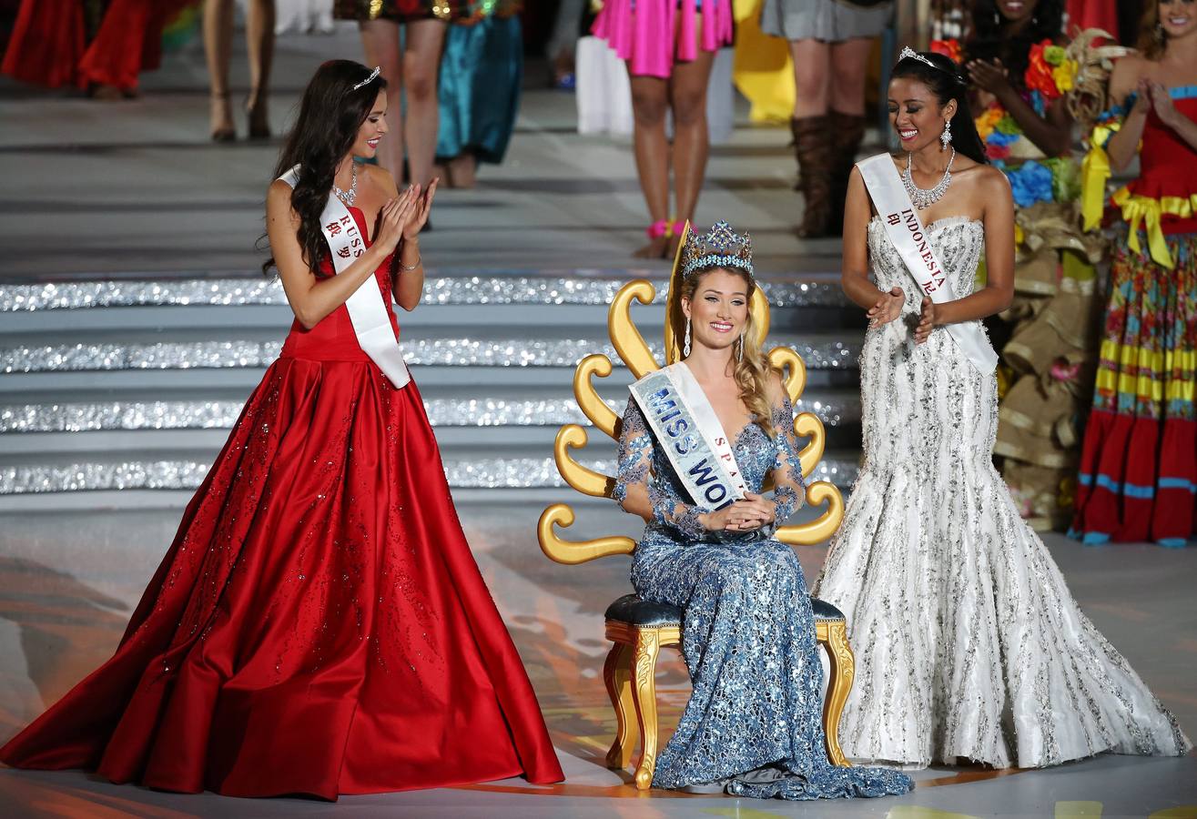 Es la primera vez que España gana el certamen Miss Mundo, de origen británico y el más antiguo de los grandes concursos de belleza del planeta, aunque otra española, Amparo Muñoz, había conseguido el título de Miss Universo en 1974. 