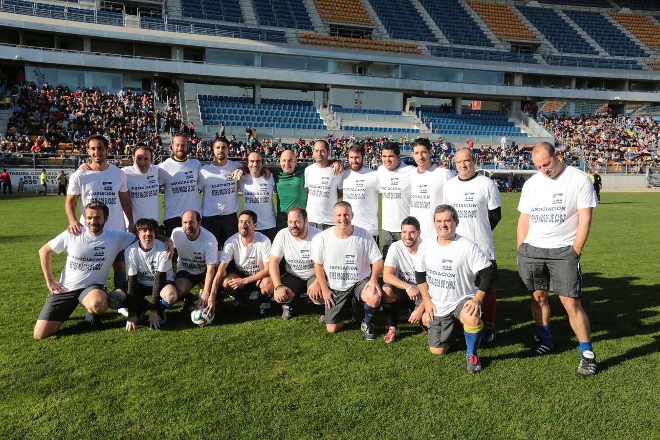 El Carranza acoge el partido benéfico de Reyes Magos en Cádiz