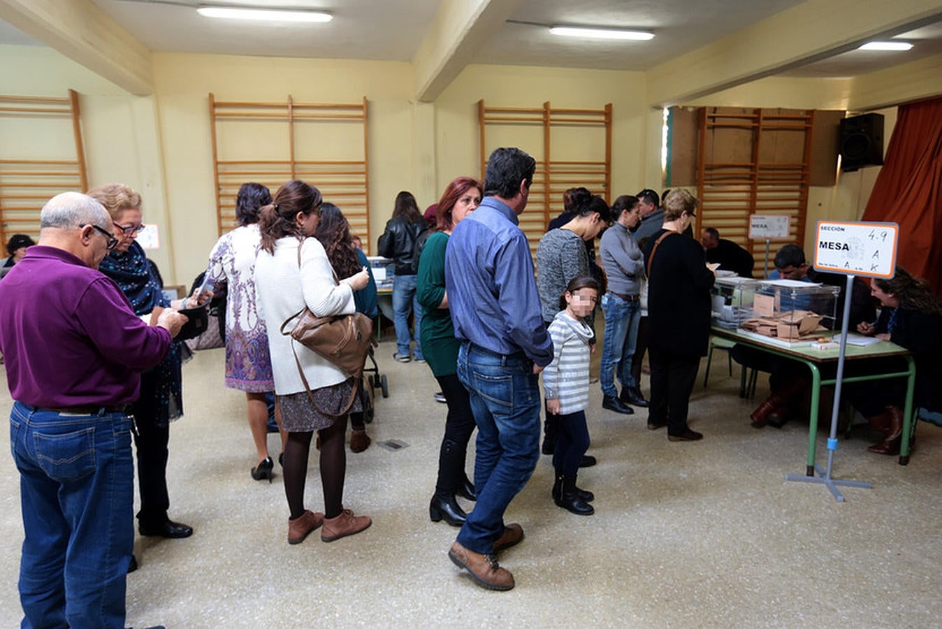 Primeros votantes en Cádiz