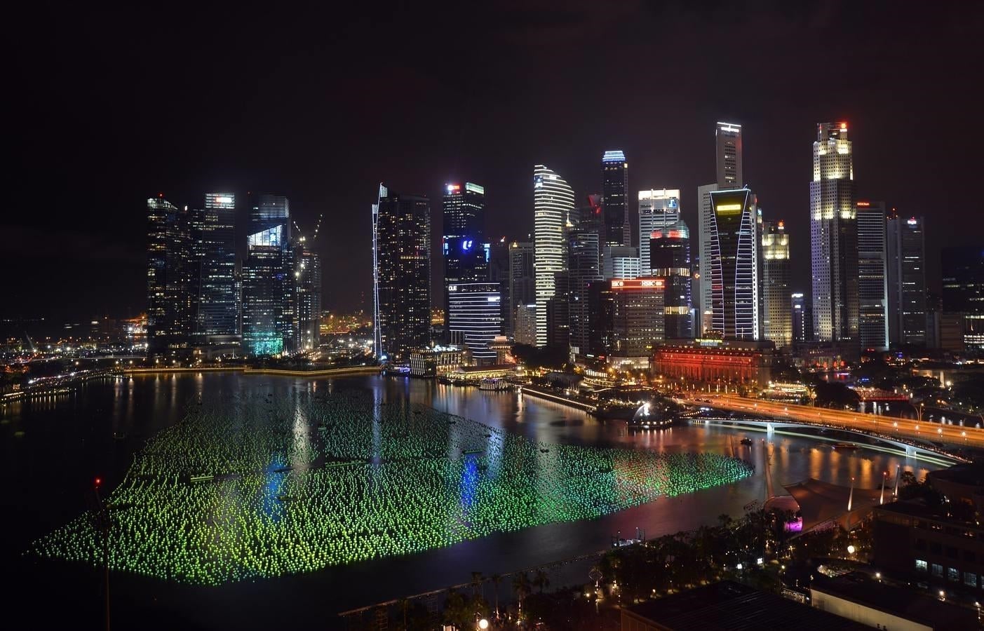 Los rascacielos de Singapur, preparados para la celebración del Año Nuevo. 