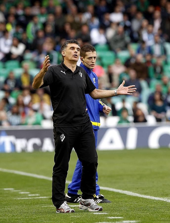 Humillante derrota del Real Betis en casa (0-4) ante el Eibar