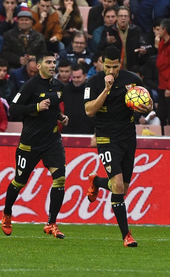 Al Sevilla (2-1) se le atraganta el Granada y sigue sin saber lo que es ganar fuera de casa