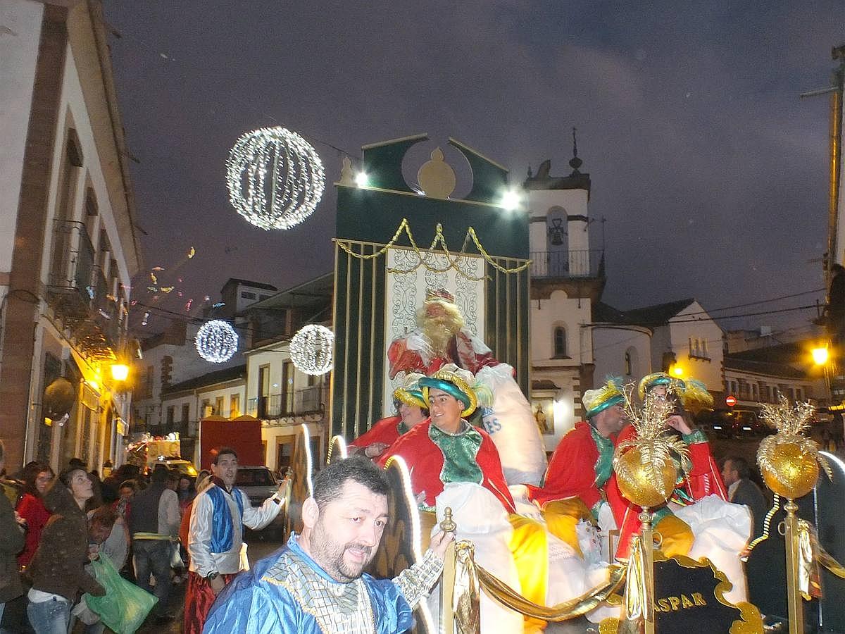 En imágenes, el paso de Sus Majestades por Córdoba y provincia