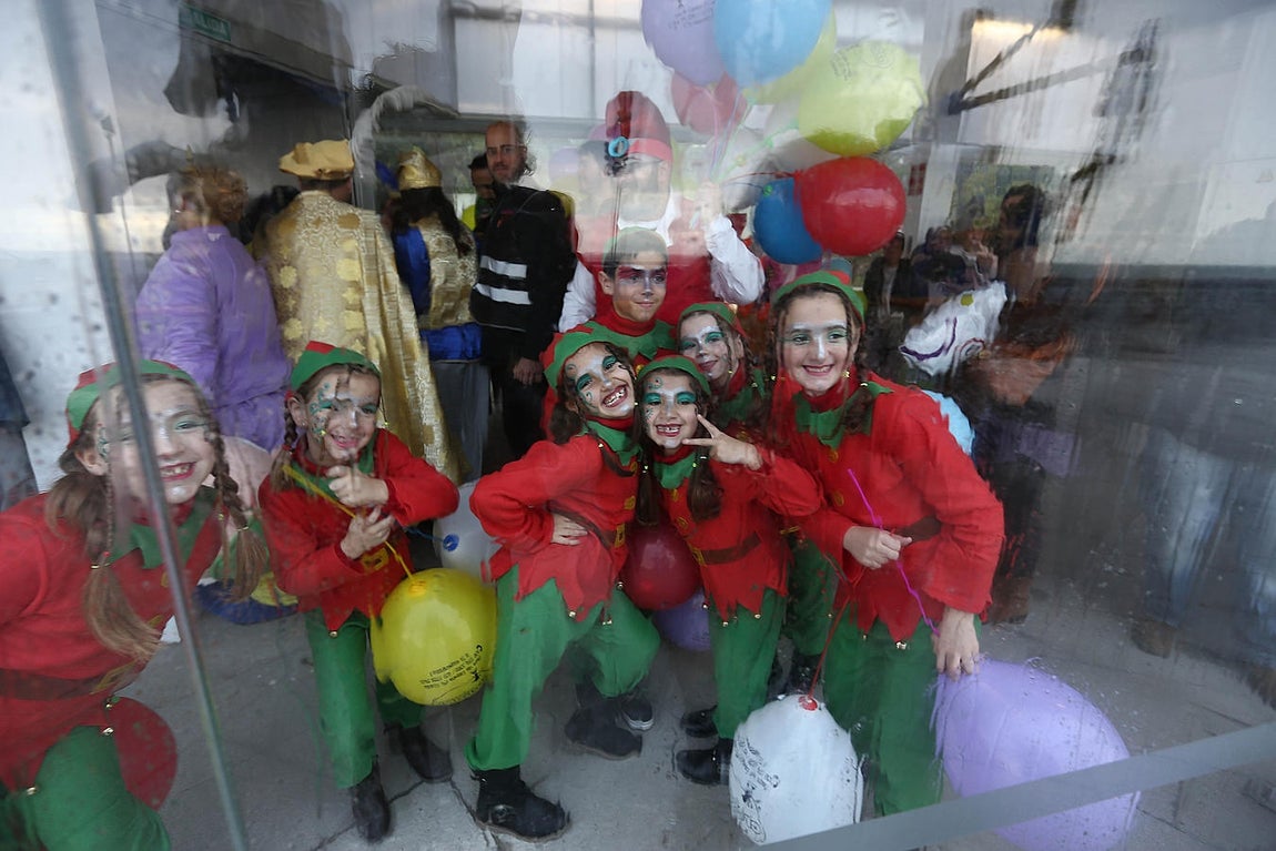 Fotos: Cabalgata en Cádiz 2016. La lluvia retrasa el desfile