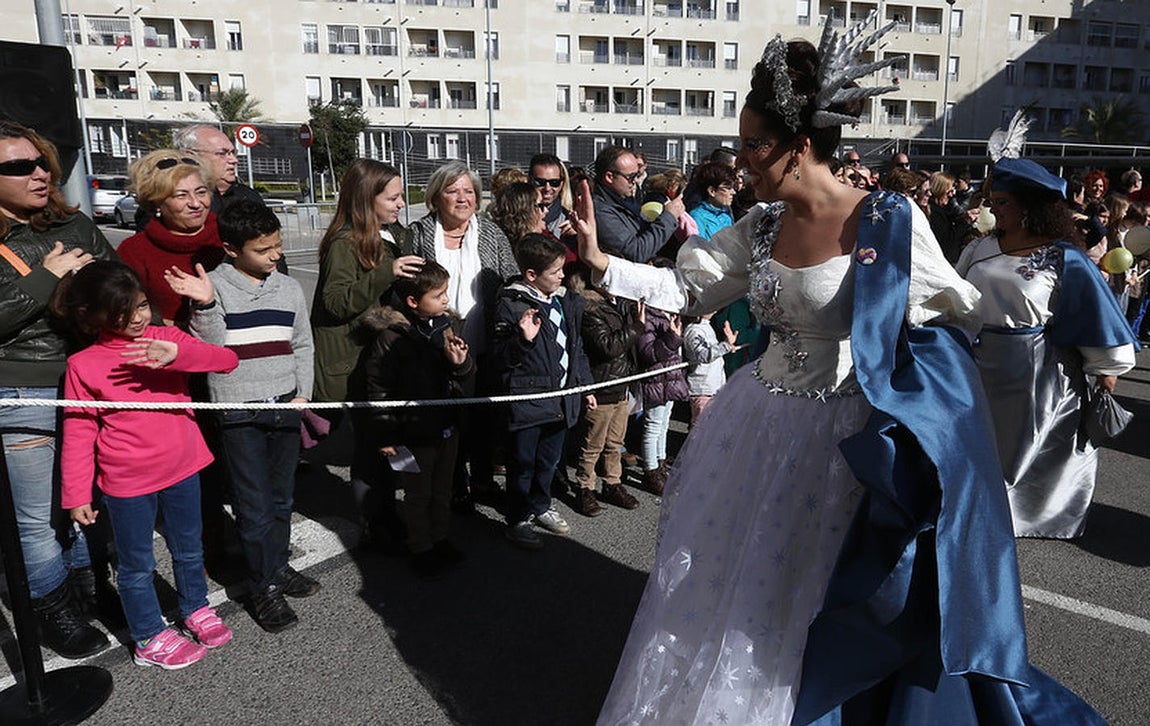 Fotos: Cabalgata en Cádiz 2016. La lluvia retrasa el desfile