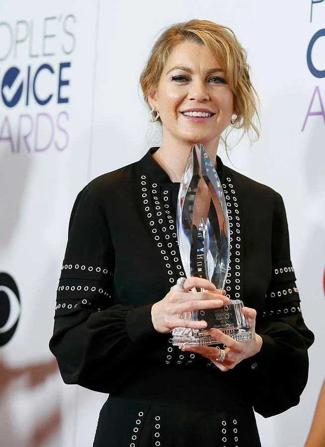 Ellen Pompeo, la protagonista de Anatomía de Gray, recogió el premio a la mejor actriz en una serie de televisión