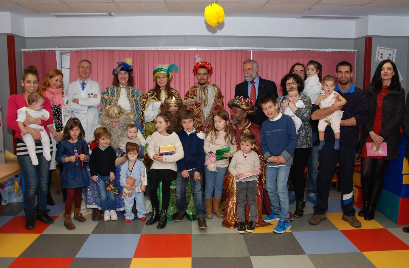 Los Reyes Magos visitan el hospital de Talavera